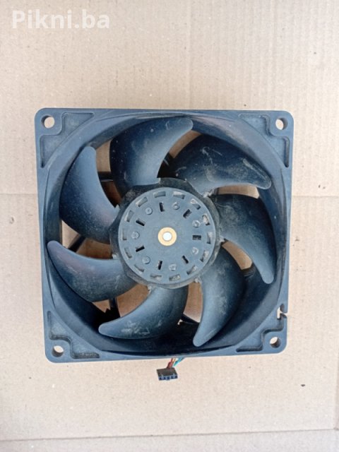 🌪️ INDUSTRIJSKI VENTILATOR / TURBINA (15x15 cm, 12V) 🌪️