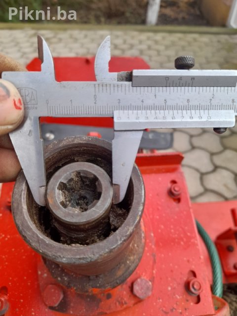 Rotirajuca cetka metla freza motokultivator traktor imt 4
