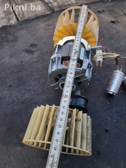 MOTOR SA VENTILATORIMA za Sušilicu Electrolux EDC77550W (ACC 2058 8