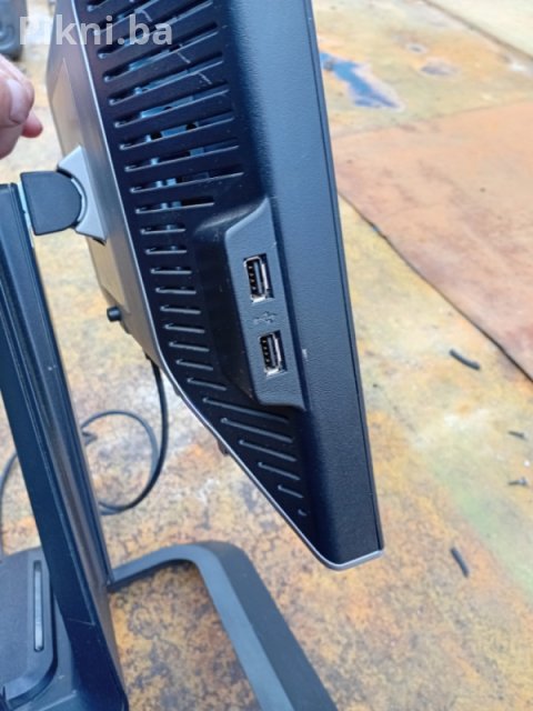 BRZA PRODAJA! Dell Monitor (17/19 inča, DVI/VGA/USB) - Povoljno! 4