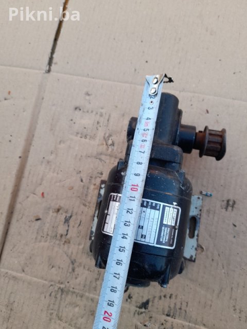 Elektro motor sa reduktorom 110v 1750/29 obrtaja elektromotori 14