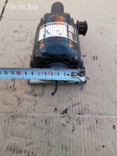 Elektro motor sa reduktorom 110v 1750/29 obrtaja elektromotori 13