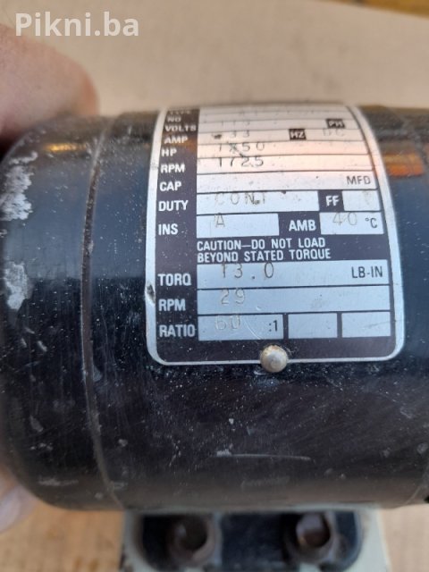Elektro motor sa reduktorom 110v 1750/29 obrtaja elektromotori 10