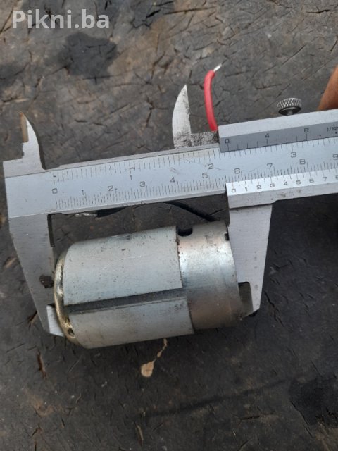 Snažan DC Motor sa Zupčanikom 12V (za hobi i alate) 5