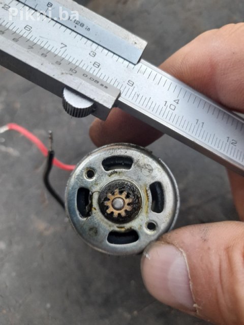 Snažan DC Motor sa Zupčanikom 12V (za hobi i alate) 3