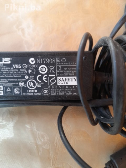 Original ASUS Punjač Adapter 19V 2.1A (40W) - Tanki džek 3
