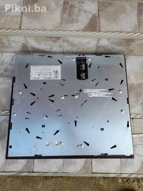 Ugradbena ploca na Tač elektricni storet Ikea germany 5
