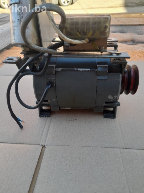 Izuzetan Elektromotor 220v - Jugodent Novi Sad ( kompresor ) 120k 13