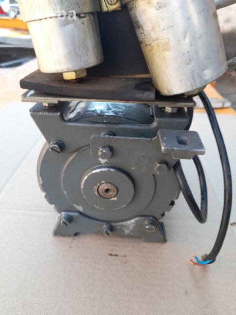 Izuzetan Elektromotor 220v - Jugodent Novi Sad ( kompresor ) 120k 7