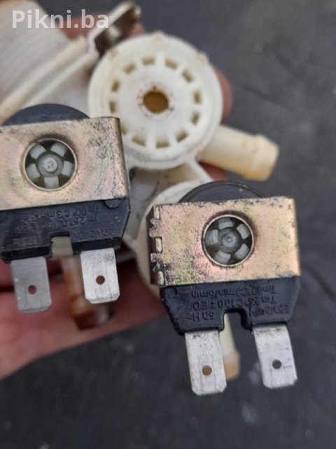 Elektromagnetni Ventil za Vodu (220V) - DVOGRANATI 6