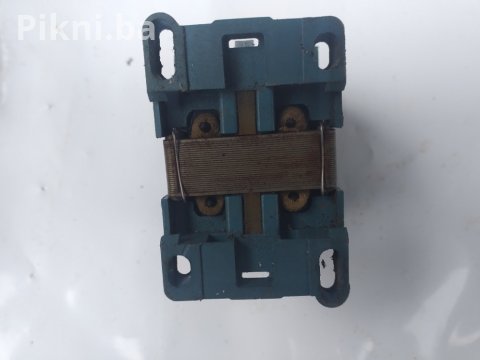 Industrijski Konaktor ISKRA K9-32 (220V) - SA 4 POMOĆNA KONTAKTA! 3