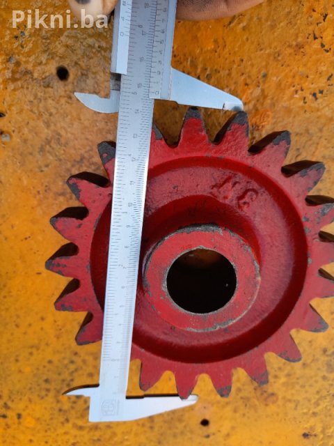 Liveni zupcanik zupcanici elektro motor kombajn traktor 9
