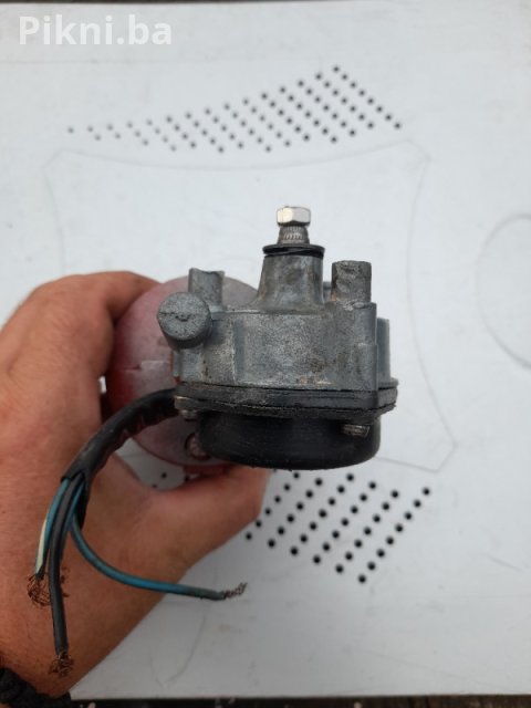 Motorčić od auto brisača 12V, super ispravan, samo 30 KM! 3