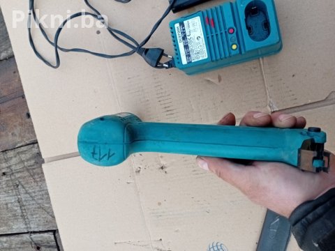 SNIŽENO! Makita 9.6V Aku Bušilica 6096D + Punjač DC9700H (Punjač 9
