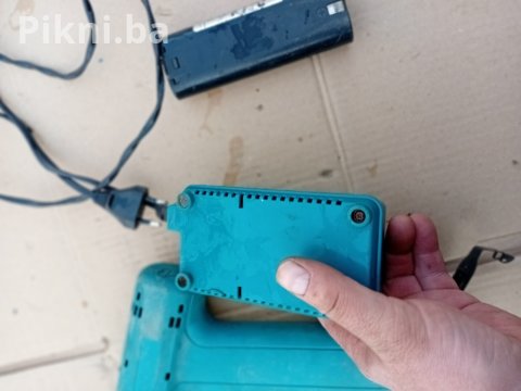 SNIŽENO! Makita 9.6V Aku Bušilica 6096D + Punjač DC9700H (Punjač 3