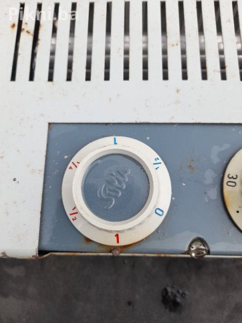 Grijalica 1200W - Jaka i robusna za radionice i garaže! 8