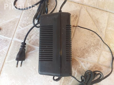 PROFESIONALNI IC STABILIZIRANI AC/DC NAPONSKI ADAPTER 4.0A 3