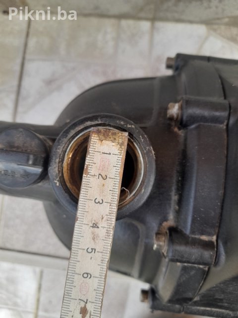 Prodajem prenosnu pumpu za vodu - Savršena za vrt i baštu! 3