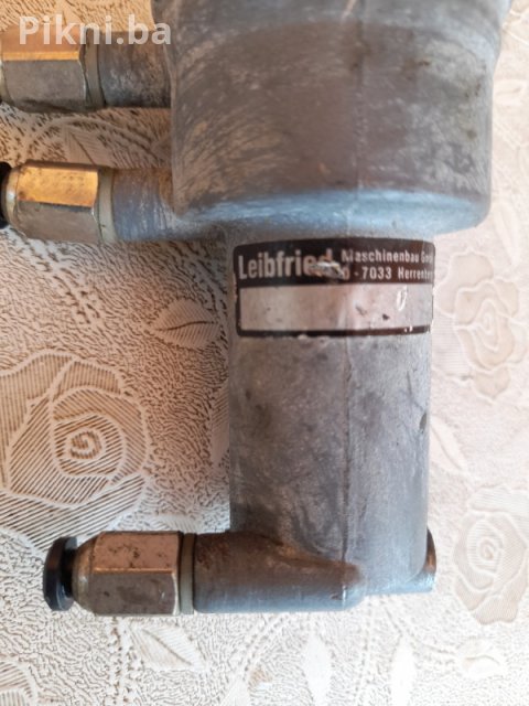 Pneumatski cilindar LEIBFRIED klip DVOSMERNI 8