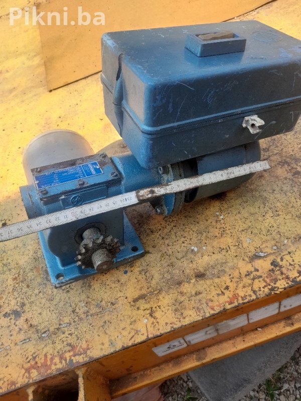 Elektro motor sa puz reduktorom 180w 24 obrtaja
