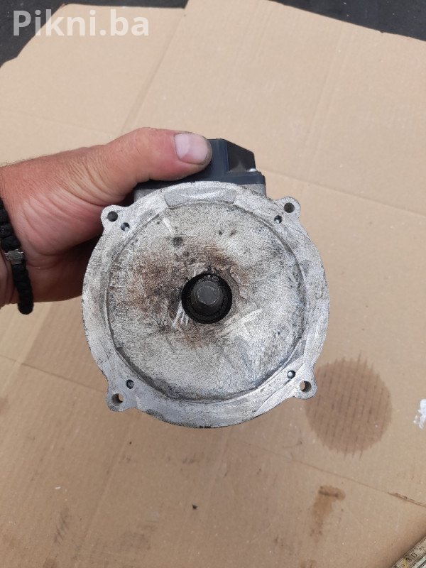 Elektro motor 220v elektronika elektomotori