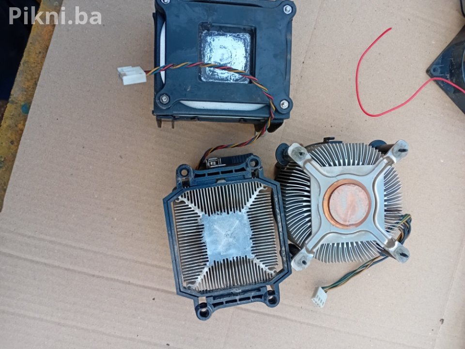 CPU Cooleri / Hladnjaci za procesor - 3 KOMADA (Intel Stock, Baka