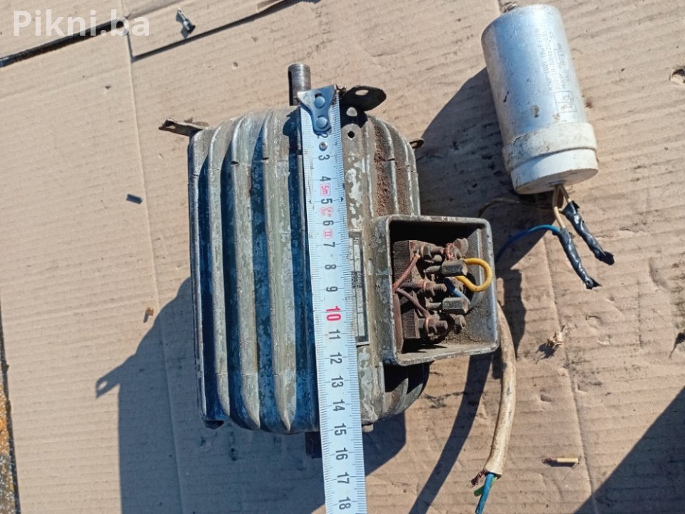 Elektro motor elektrokovina 220v 1320 obrtaja elektromotori