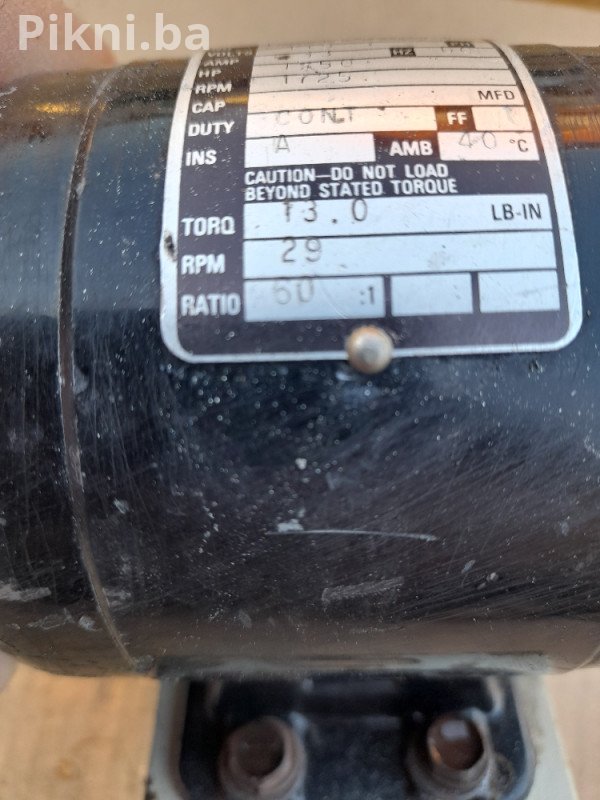Elektro motor sa reduktorom 110v 1750/29 obrtaja elektromotori
