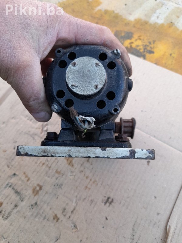 Elektro motor sa reduktorom 110v 1750/29 obrtaja elektromotori