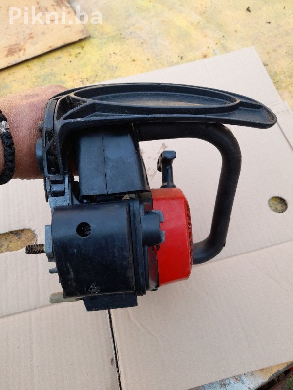 Mala motorna pila Zenoah japan motorke - Čitaj pod detaljno!