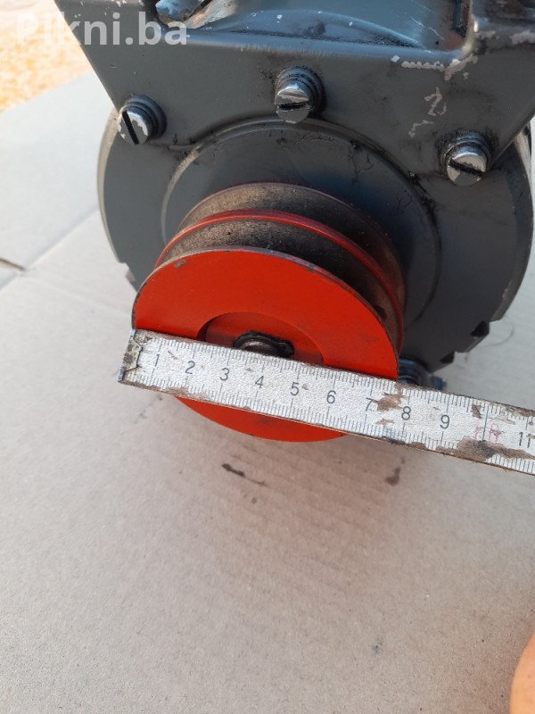Izuzetan Elektromotor 220v - Jugodent Novi Sad ( kompresor ) 120k