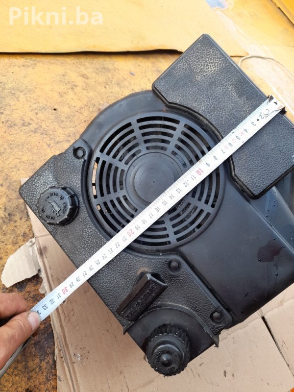 Motor za Kosilicu (Briggs & Stratton Tip) - Ispravan, Sitna Mana