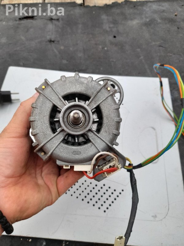 Elektro motor za sušnicu veš mašinu - super ispravan, samo 60 KM!