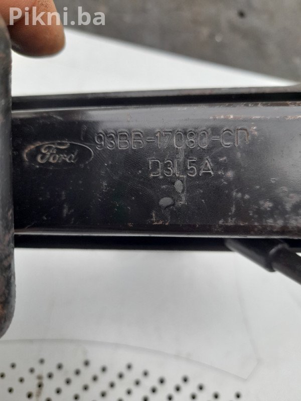 Prodajem auto dizalicu Ford - Ispravna, samo 30 KM!