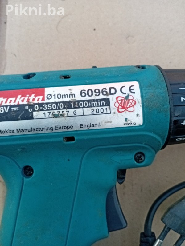 SNIŽENO! Makita 9.6V Aku Bušilica 6096D + Punjač DC9700H (Punjač