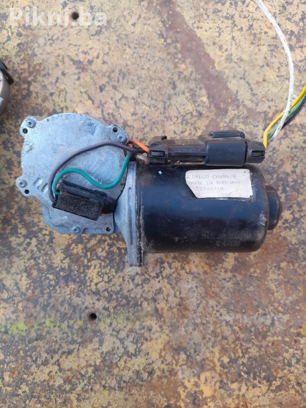 Prodaja elektro motora za auto brisače - 12V, super stanje!