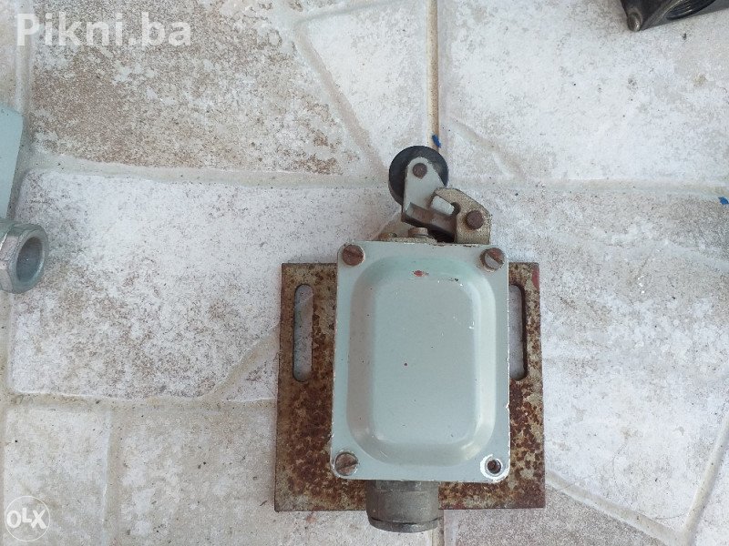 Industrijski Granični Prekidač sa Točkićem - Robus