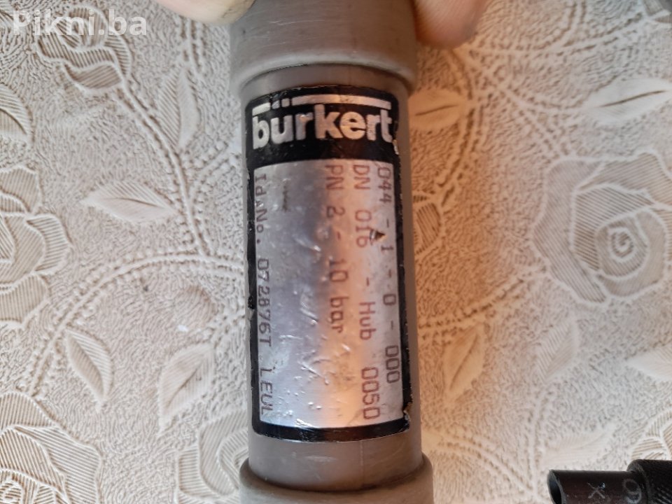 Pneumatski cilindar BURKERT klip dvosmerni