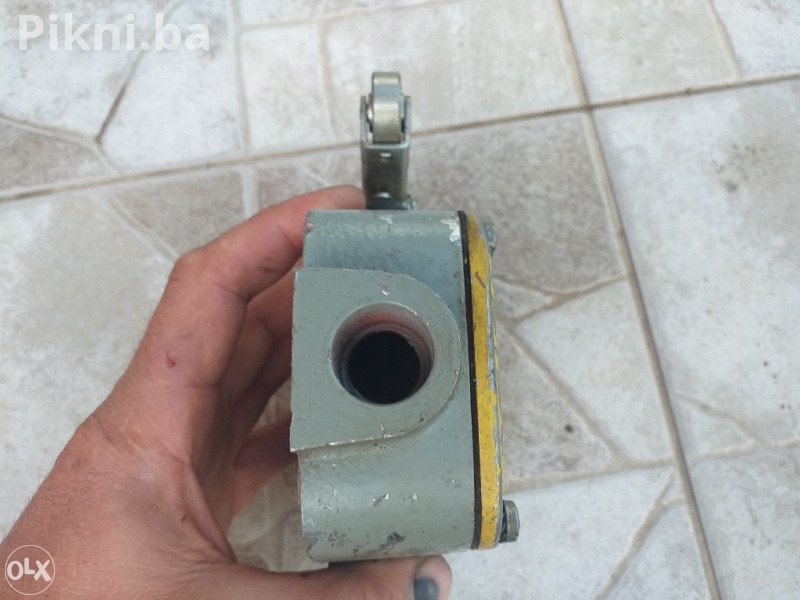 EKSTREMNO ROBUSTAN Industrijski Granični Prekidač HVLE (380V/10)