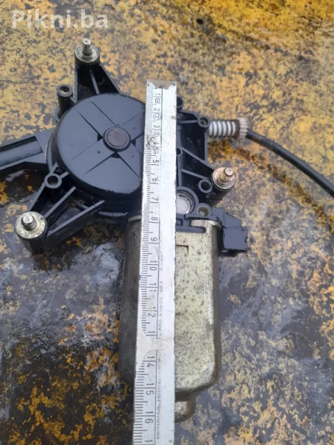 ISPRAVAN MOTOR I MEHANIZAM ZA PODIZANJE PROZORA 3