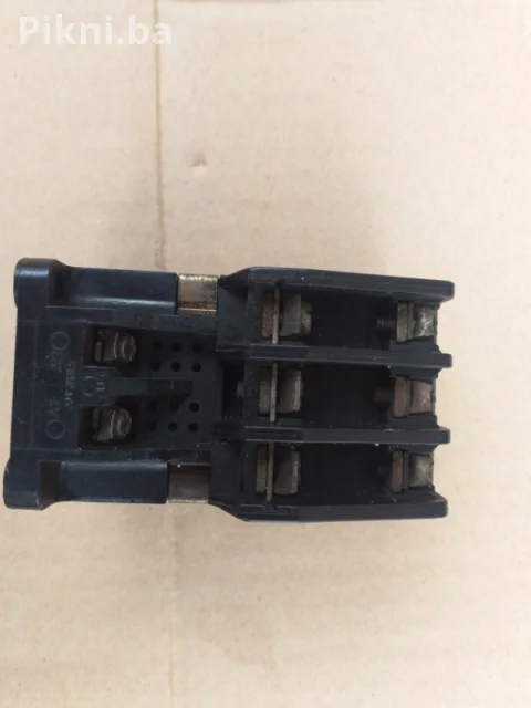 Kontaktor 220v sklopka prekidac 4