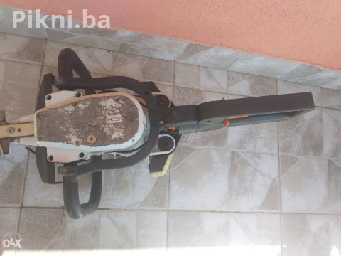 Profesionalni trimer STIHL HS80 za živu ogradu 7
