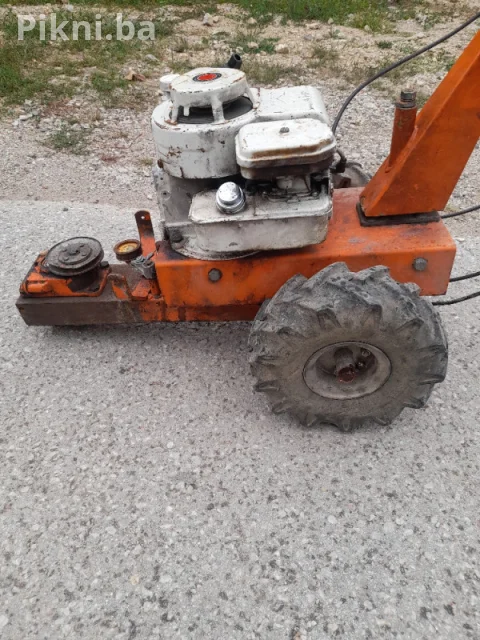 Motokultivator Brumi 4HP Motor u radnom stanju, 300 KM 7