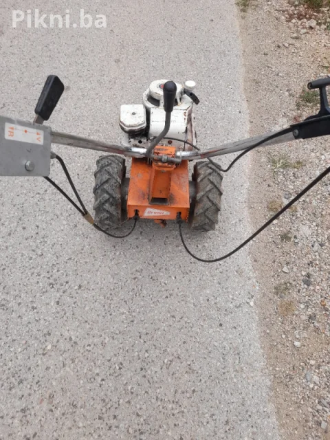 Motokultivator Brumi 4HP Motor u radnom stanju, 300 KM 4