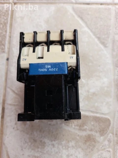 Kontaktor Telemecaniquje 40A 220v sklopka prekidac 4