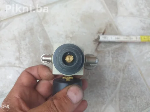 Pneumatski ventil sa manometrom 3