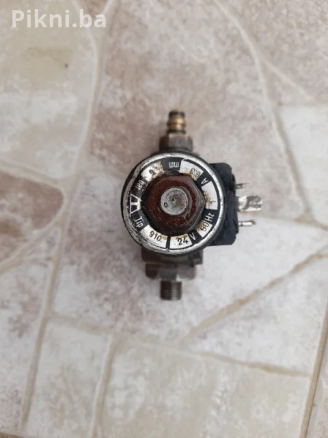 Pneumatski magnetni ventil 24v kamion bager 4