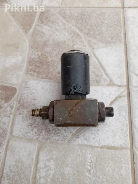 Pneumatski magnetni ventil 24v kamion bager