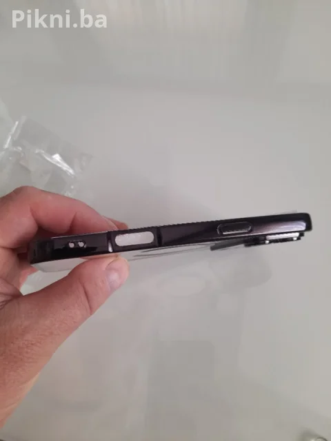 Luxury Frosted Magnetic Maska za iPhone 17 Pro Max / Crna Mat 6