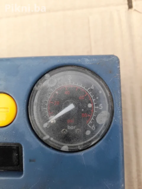 Kompresor za duvanje auto guma 12volti 3